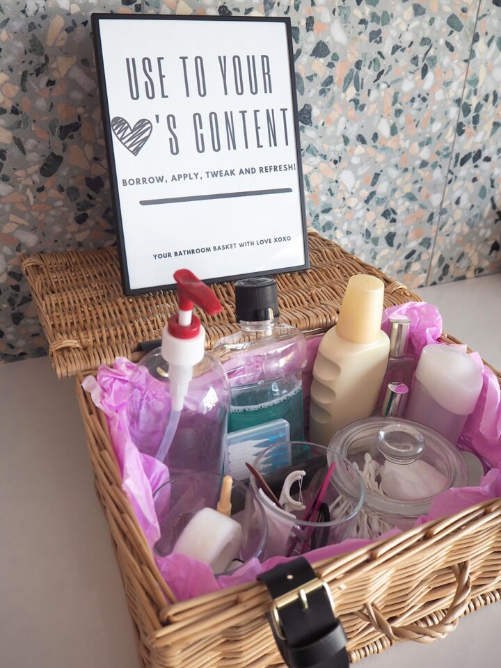 What to put in a wedding bathroom basket, tips for women and men